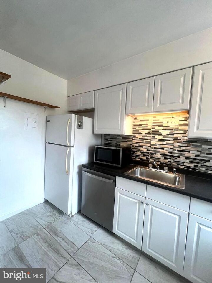 Property Photo:  500 26th Street S 2  VA 22202 