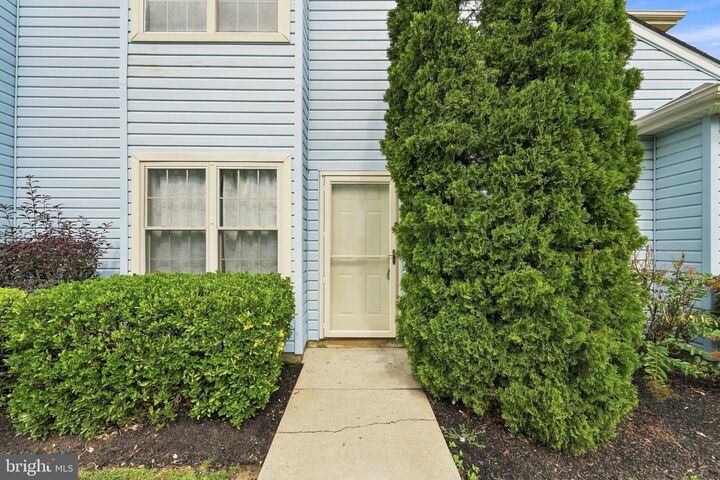 Property Photo: 405 Atlanta Court NJ 08080