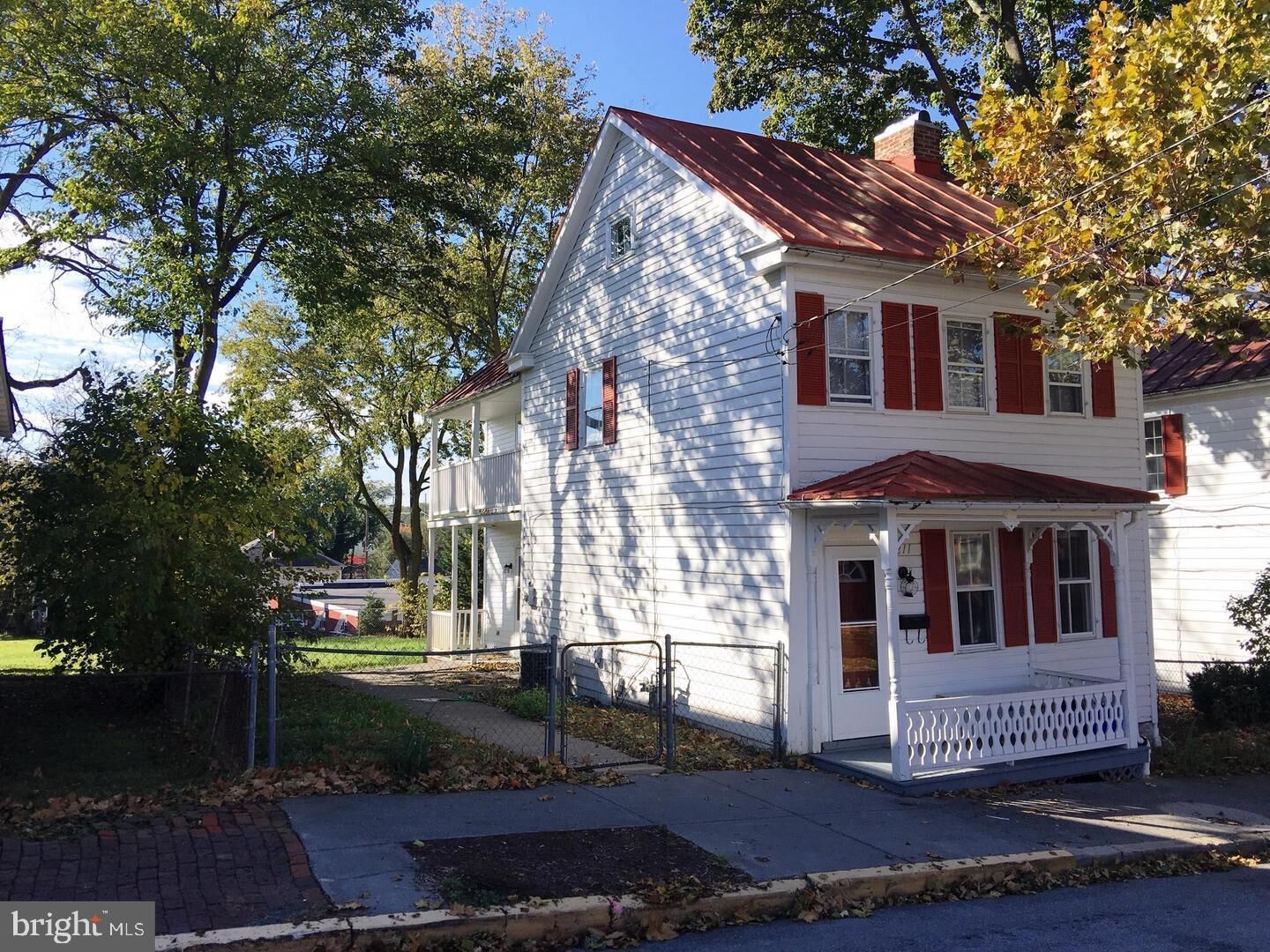 Property Photo: 211 E Boscawen Street VA 22601