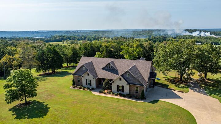 Property Photo: 4 Woodridge Drive AR 72058