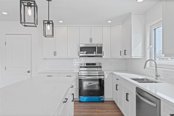 Property Photo:  104 Fourth Street North  MB R0A 0V2 