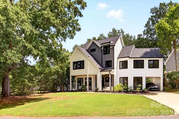 Property Photo:  2200 Stratford Avenue  NC 28205 