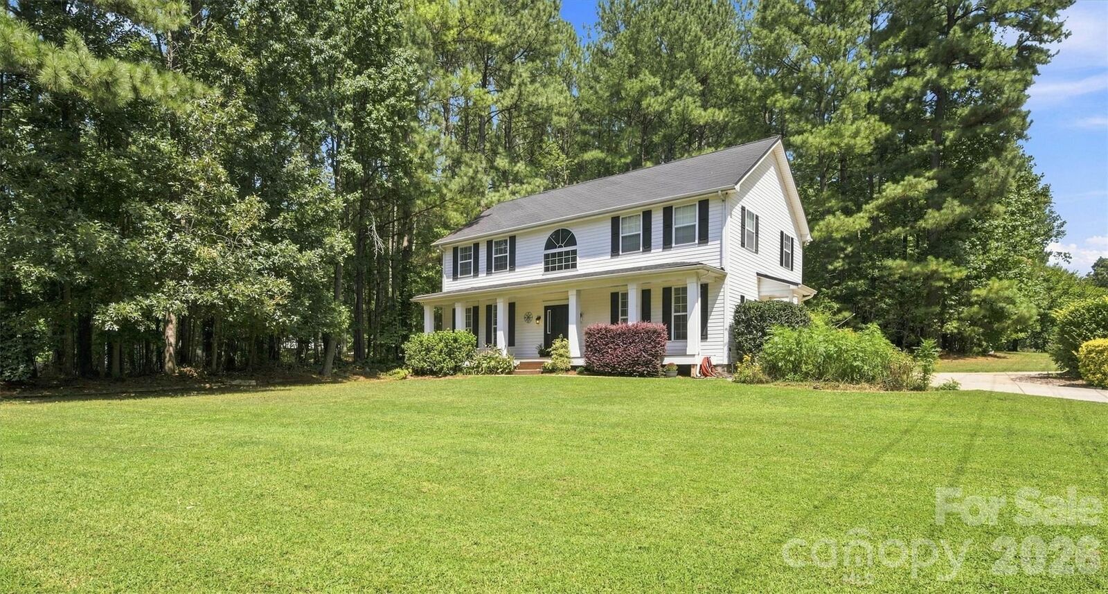 Property Photo: 3686 Lake Bluff Drive NC 28673
