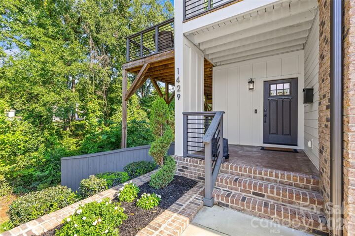 Property Photo:  1429 Belle Terre Avenue  NC 28205 