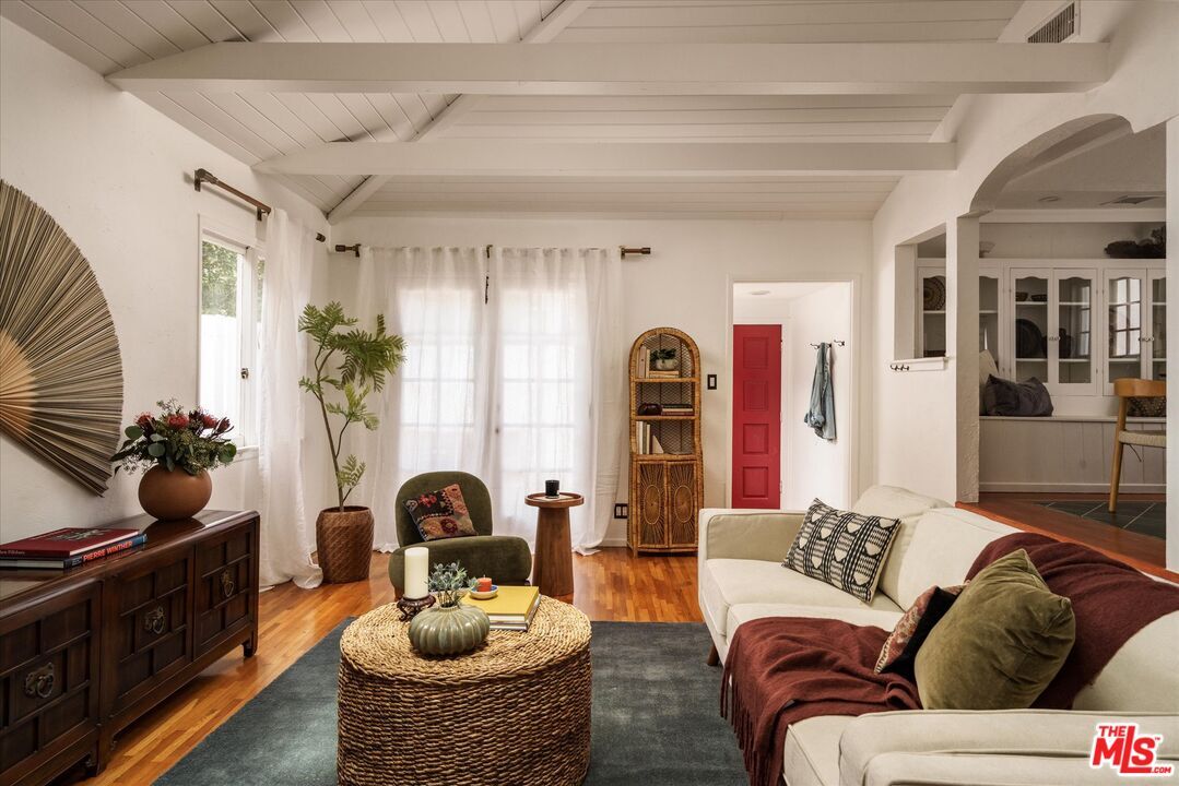 Property Photo:  8460 Kirkwood Dr  CA 90046 