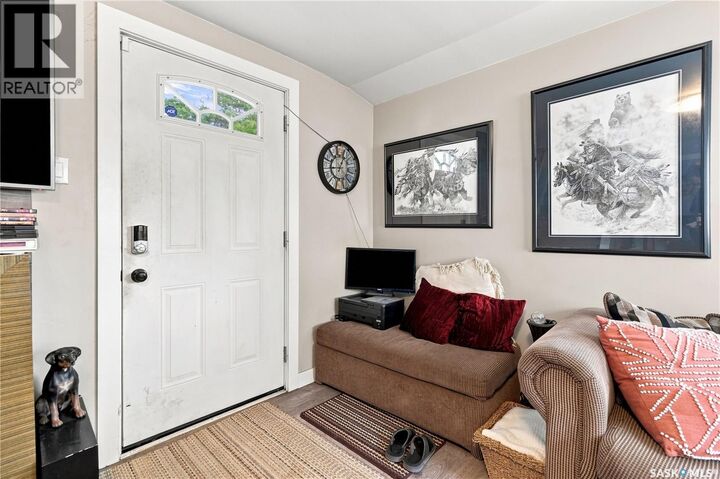 Property Photo: 270 Duffield Street W SK S6H 5H4
