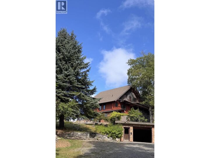 Property Photo:  2670 Thornhill Street  BC V8G 4Z7 