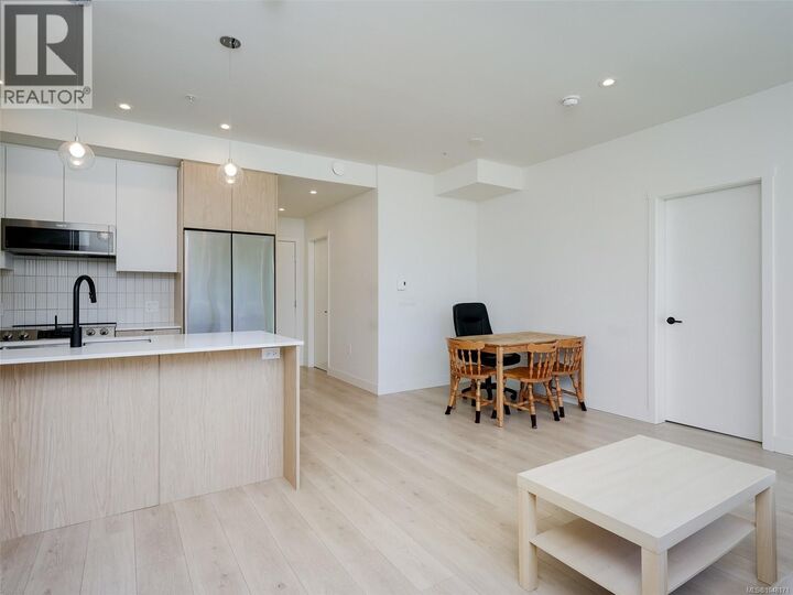 Property Photo:  1301 Hillside Avenue 308  BC V8T 2B3 