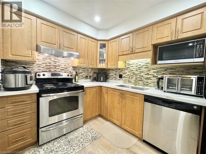 Property Photo:  1335 Countrystone Drive  ON N2N 3R9 