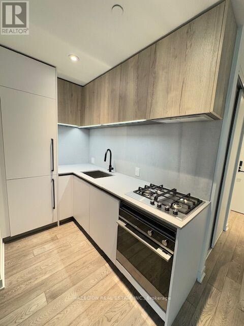 Property Photo: 2625 Dundas Street West 413 ON M6P 0C5