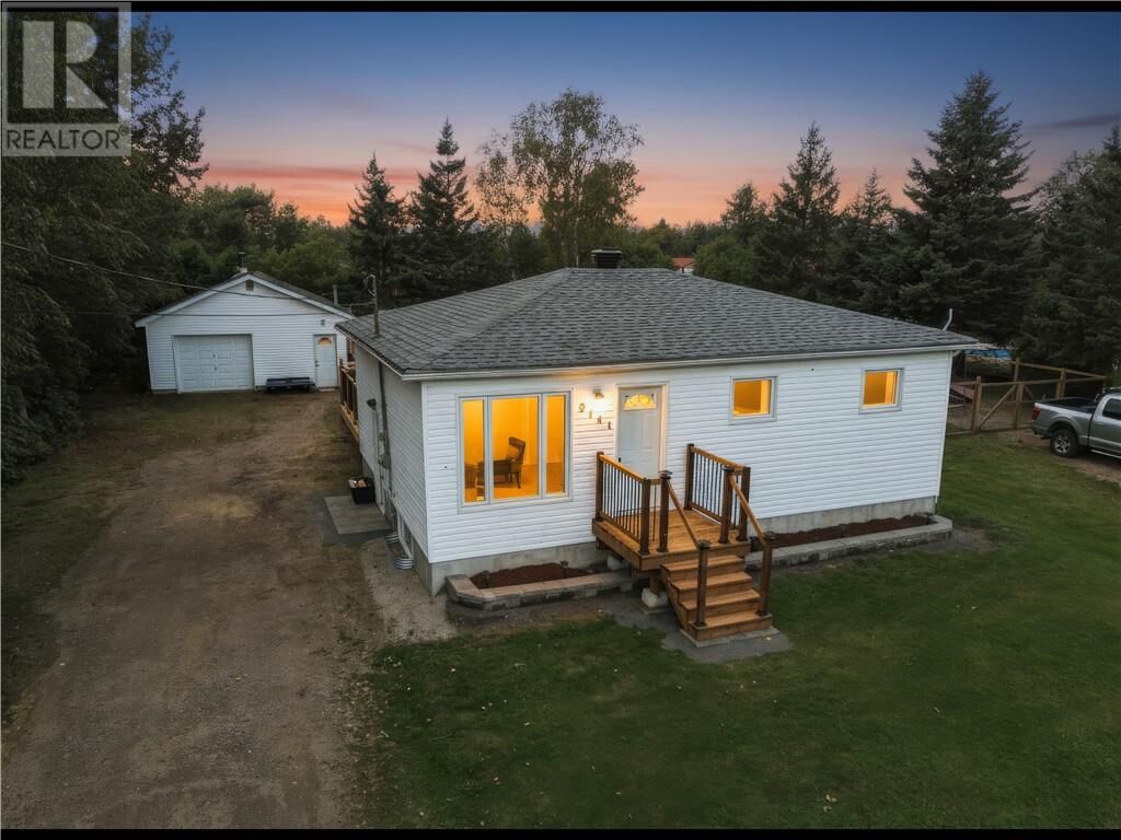 Property Photo:  3141 Maple Street  ON P3N 1E9 