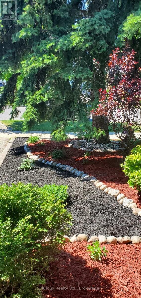 Property Photo: 12 Simmons Boulevard ON L6V 3V5