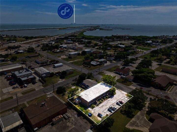 Property Photo:  1004 Austin Street 5  TX 78374 
