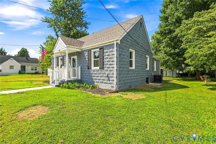 Property Photo: 402 Stuart Avenue VA 23834