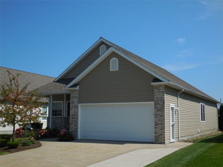 Property Photo: 7207 Fieldstone Court 56 PA 16509