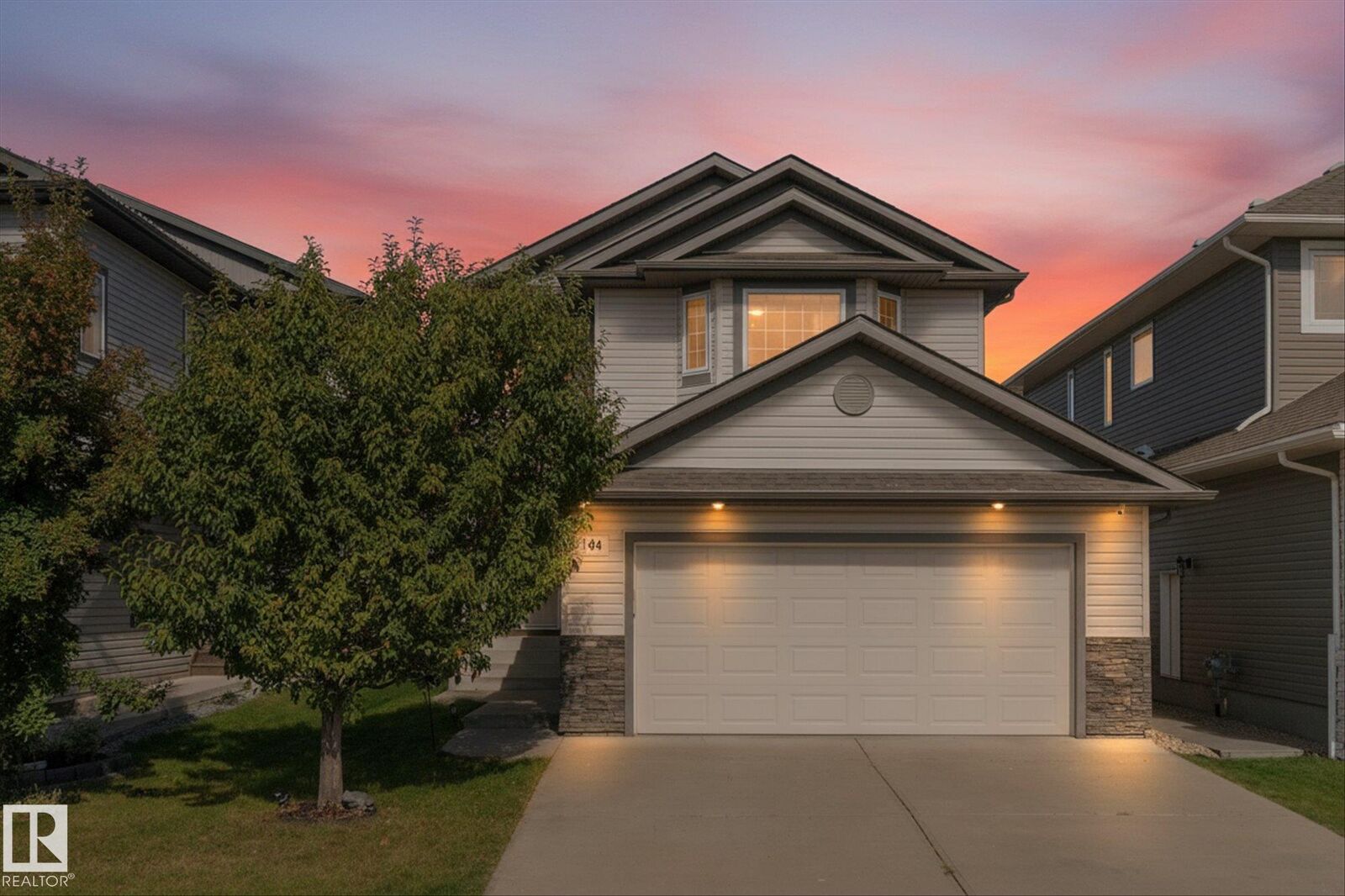 Property Photo:  54 Woodhill Lane  AB T8L 0C9 