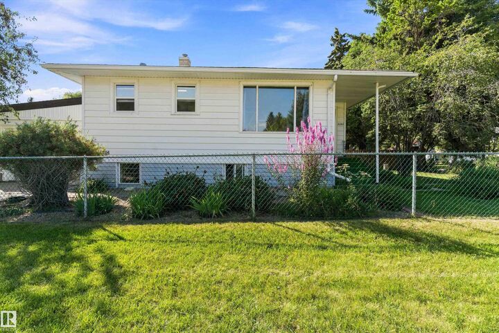 Property Photo:  5501 48 Avenue  AB T9A 0N9 