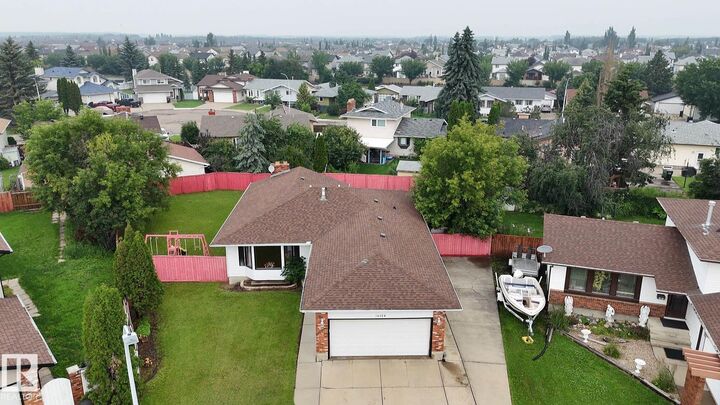 Property Photo:  16524 116 Street NW  AB T5X 3T8 