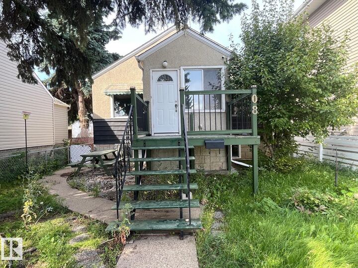 11408 82 Street NW — photo 1