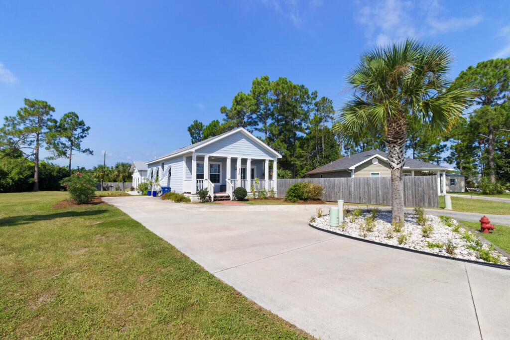 Property Photo:  110 Monroe Ct  FL 32456 