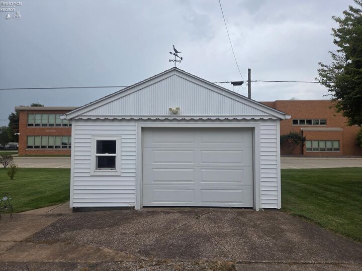 Property Photo: 609 Clinton Street OH 43452