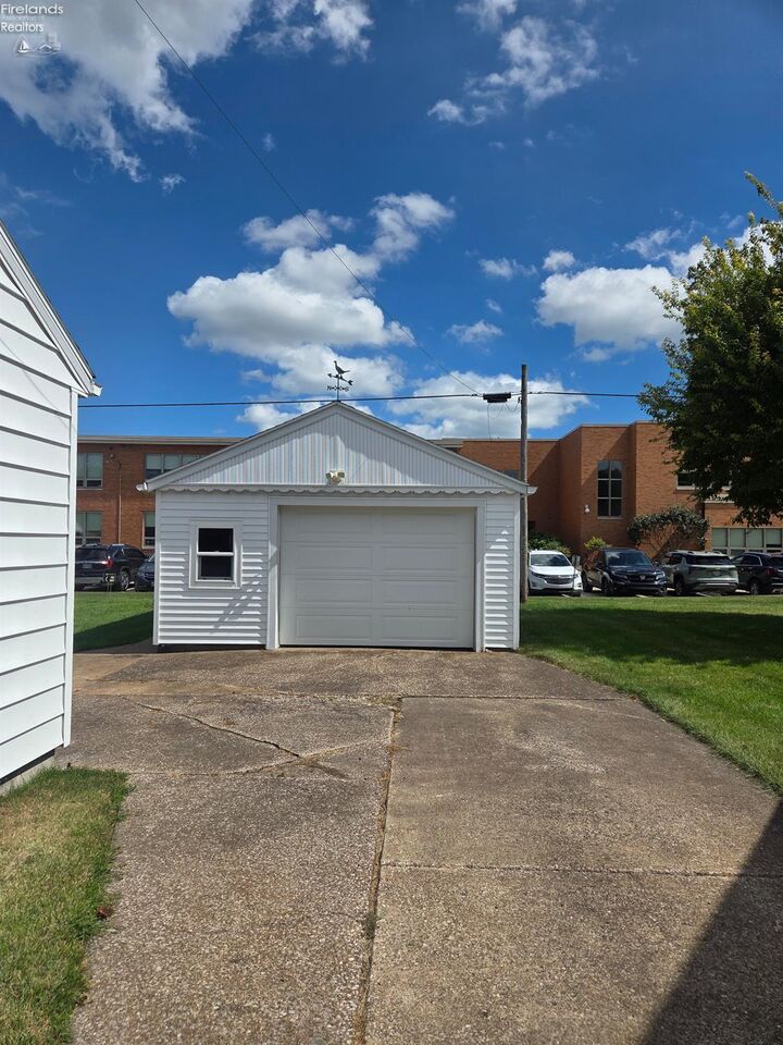 Property Photo:  609 Clinton Street  OH 43452 