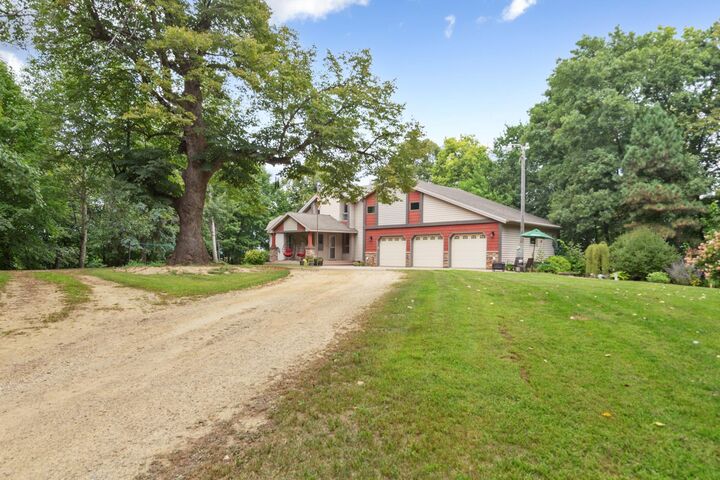 Property Photo: 22101 County Road 13 MN 56073