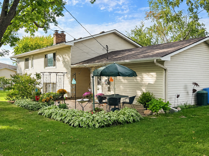 Property Photo: 1798 E Bluestone Drive MN 55122