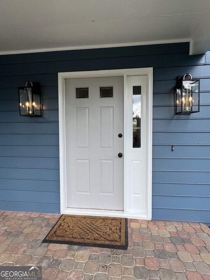Property Photo: 1651 Laurel Creek Circle GA 30058