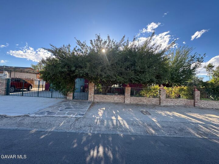 Property Photo: 40961 E 166th Street CA 93543