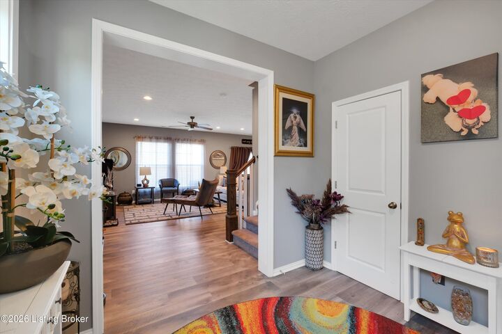 Property Photo:  6522 Oak Village Dr  KY 40228 