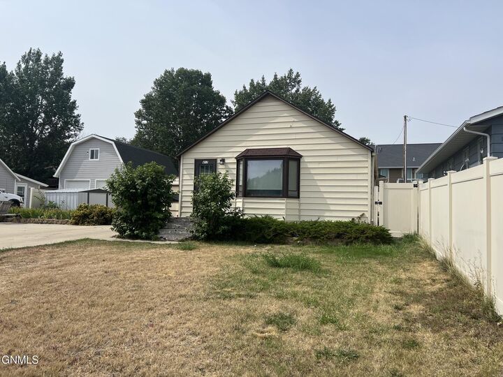 Property Photo: 417 2nd Street NW ND 58854