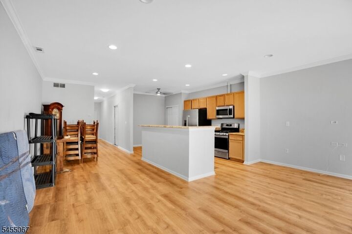 Property Photo:  8 Allister Ct  NJ 07035 