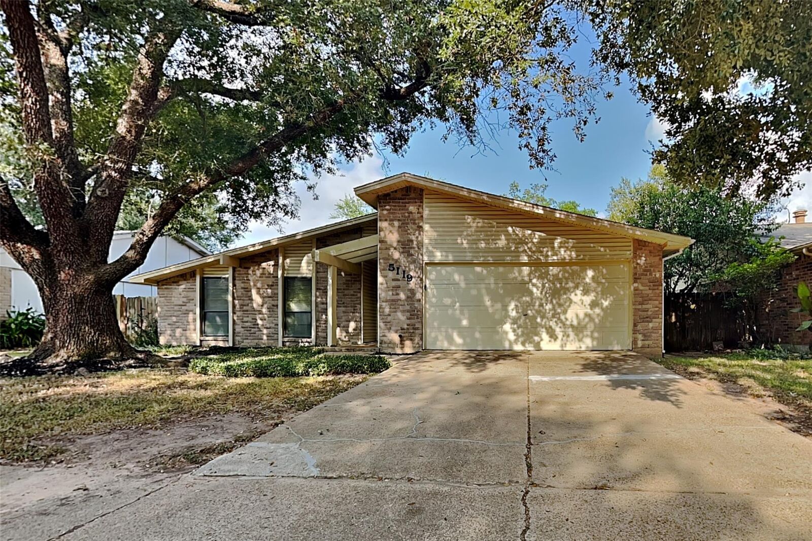 Property Photo:  5119 Cairnleigh Drive  TX 77084 