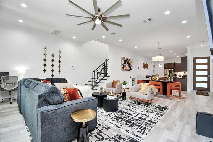 Property Photo:  4222 Nichols Street  TX 77020 