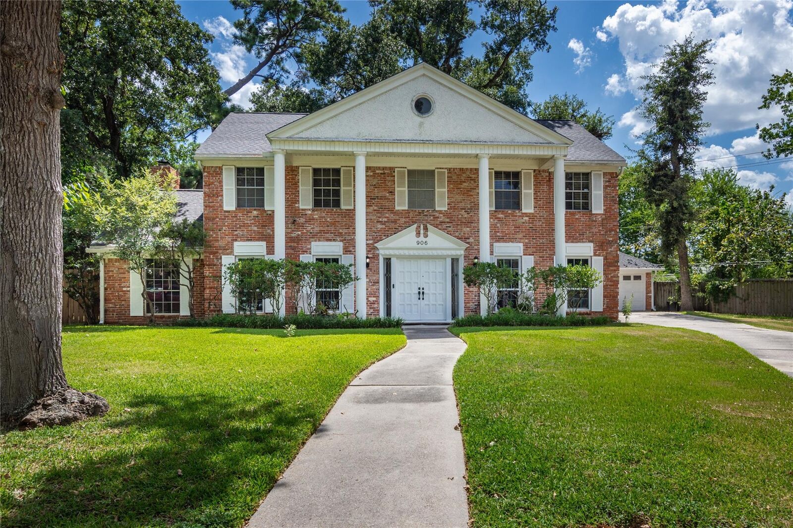 Property Photo:  906 Glouchester Lane  TX 77073 