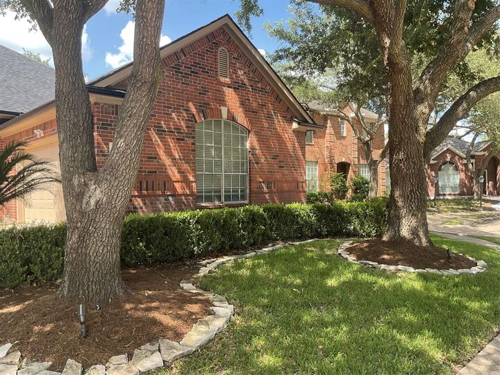 Property Photo: 12110 Shadowpoint Drive TX 77082