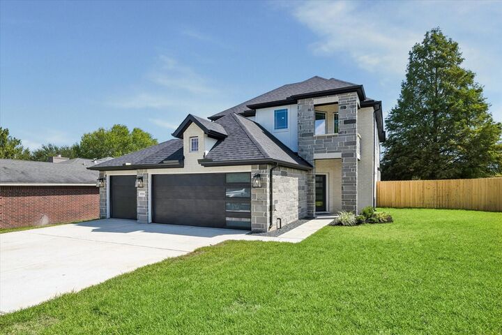 Property Photo:  10814 Windswept  TX 77356 