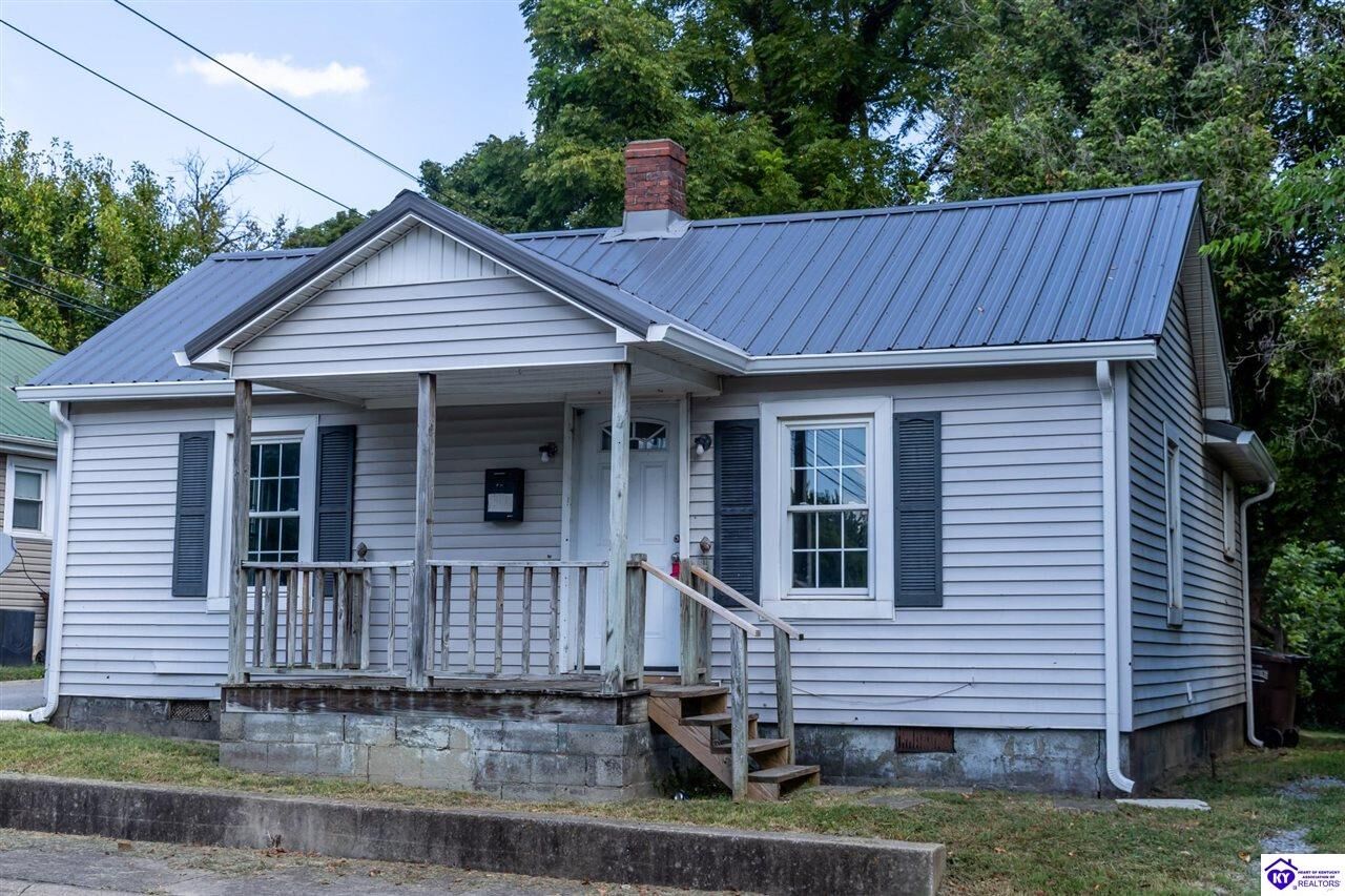 Property Photo: 311 McLeod Place KY 42701