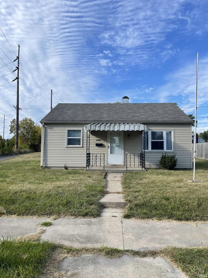 Property Photo:  1940 Sinclair Street  IN 46808 
