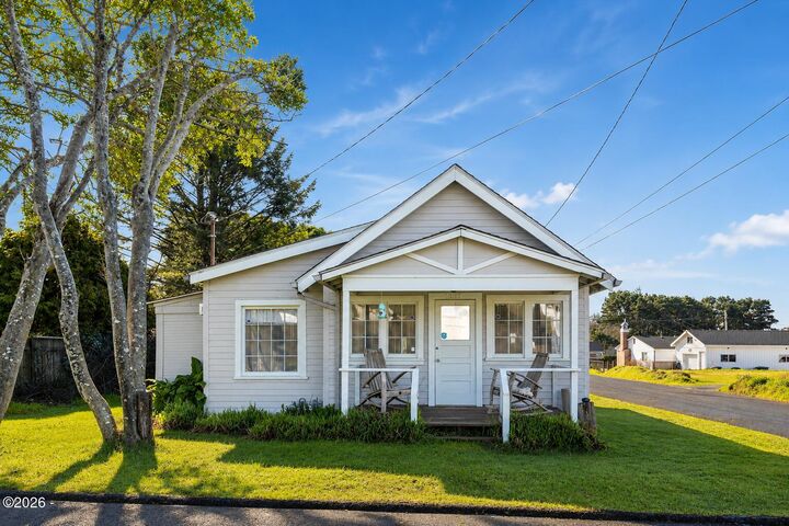Property Photo: 1514 NE 11th St Street OR 97367
