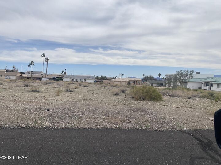 Property Photo: 3821 Chemehuevi Blvd AZ 86406