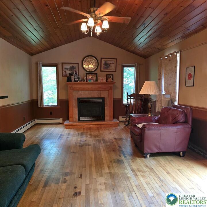 Property Photo:  191 Hemlock Road  PA 18372 