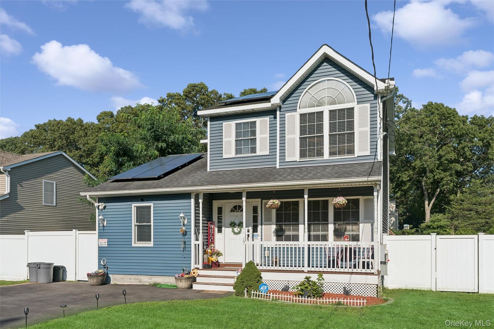 Property Photo:  17 Robinwood Street  NY 11950 