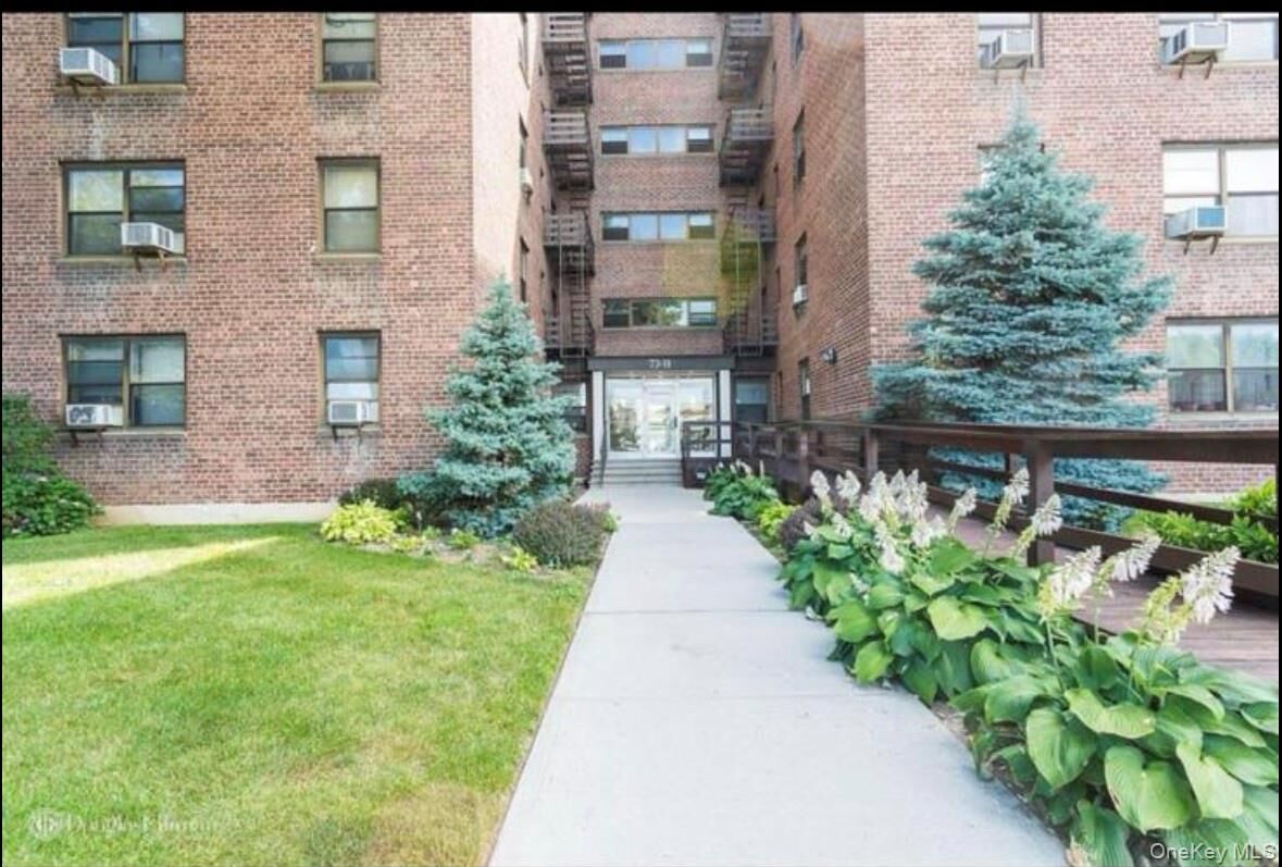 Property Photo: 7311 Bell Blvd 2B NY 11364