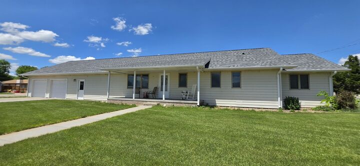 Property Photo:  1701 E G Street  NE 69101 