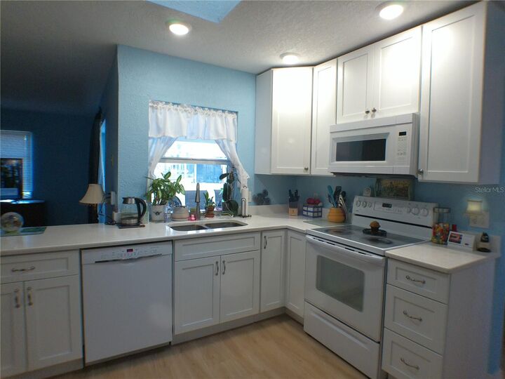 Property Photo:  4218 Rose Arbor Circle  FL 33948 