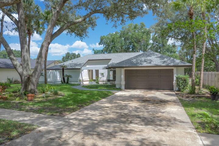 Property Photo: 381 Haverlake Circle FL 32712