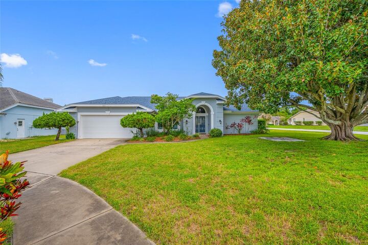 Property Photo: 3225 Hearthstone Court FL 34691