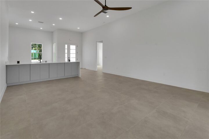 Property Photo: 2770 McKenzie Road W FL 32724